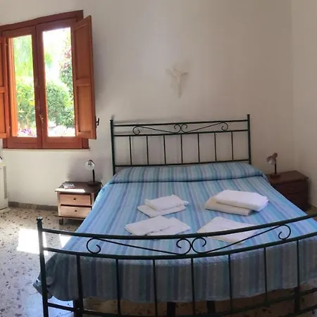 Apartment Only 50 Mt Far From The Beach A *