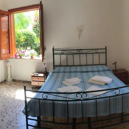Apartment Only 50 Mt Far From The Beach A