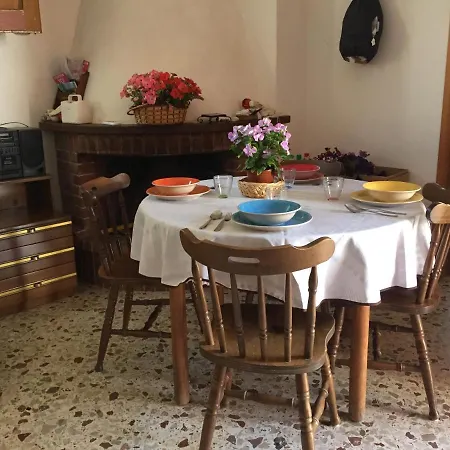 Apartment Only 50 Mt Far From The Beach A