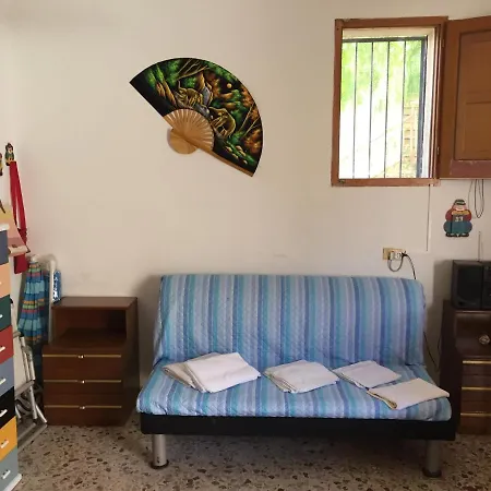 Only 50 Mt Far From The Beach A Apartment